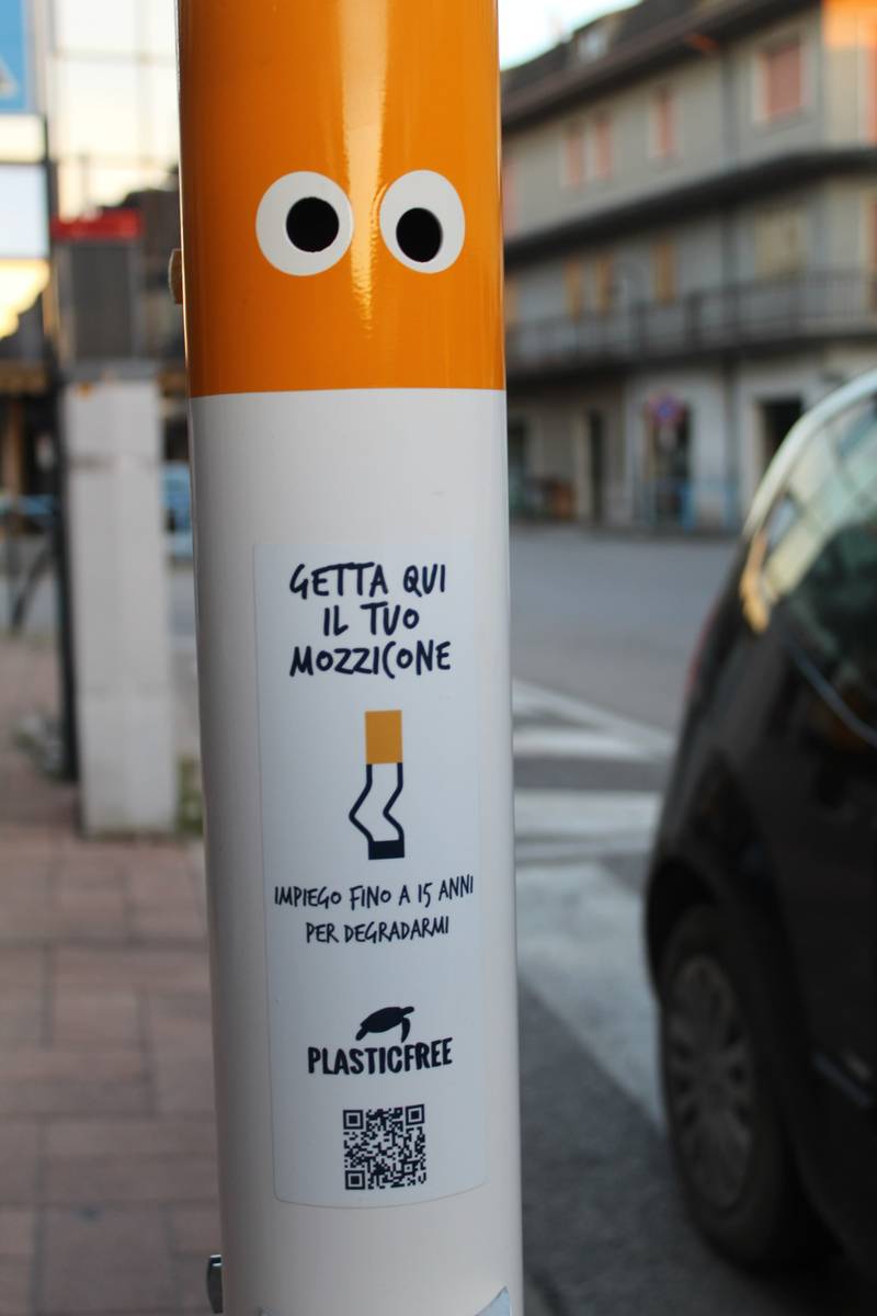 Altro esempio di cestino per la raccolta di sigarette promosso da plastic free